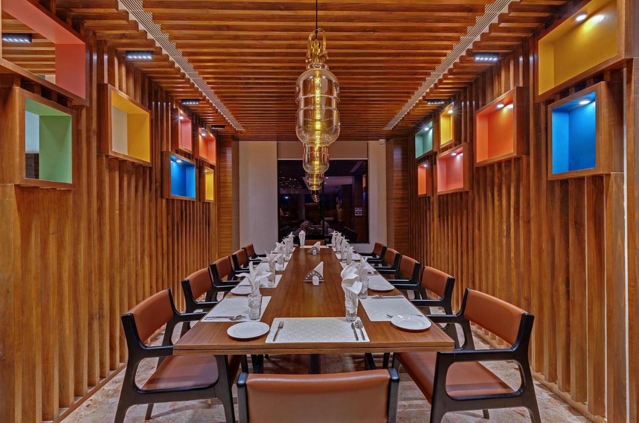 The Fern Royal Farm Resort, Anjār المظهر الخارجي الصورة