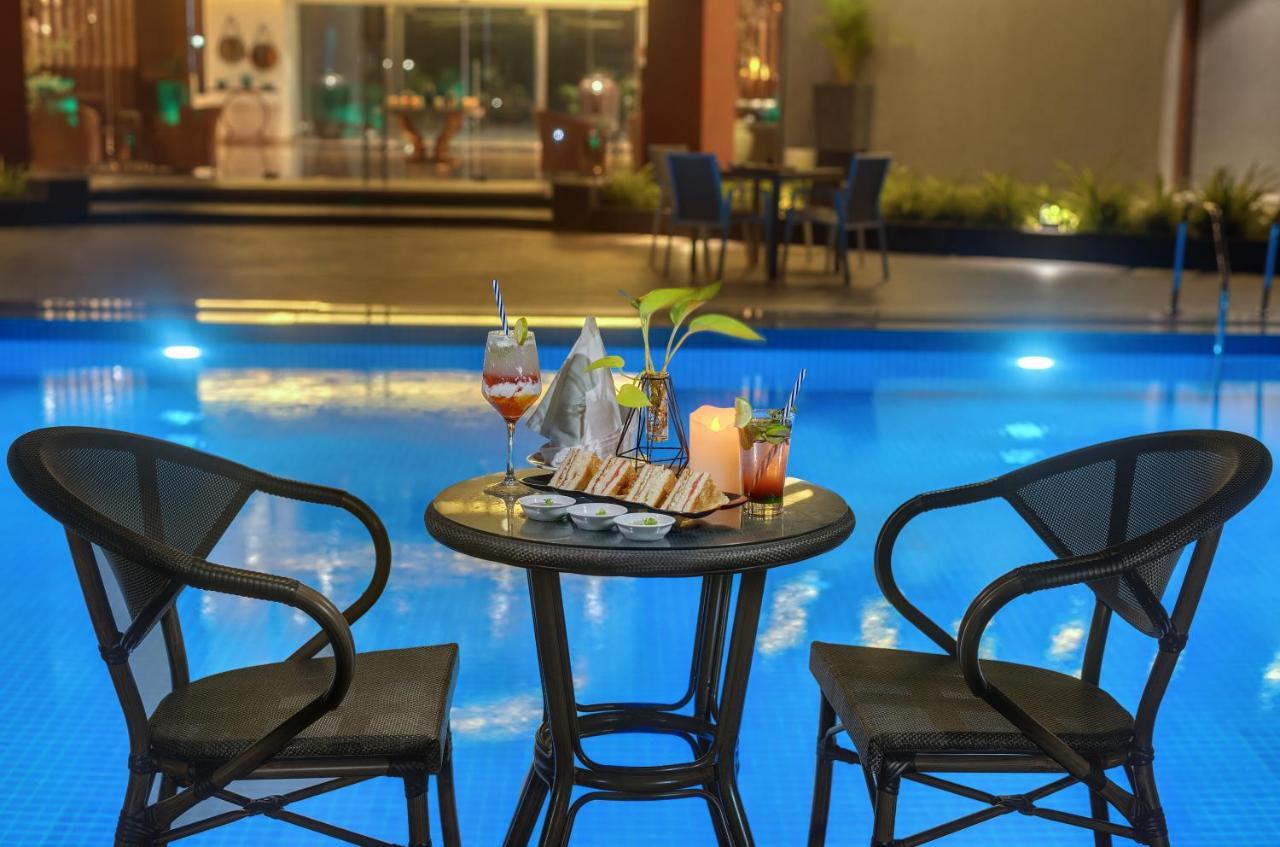 The Fern Royal Farm Resort, Anjār المظهر الخارجي الصورة